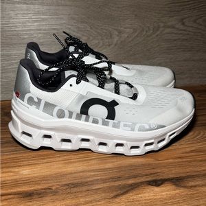 In Excellent Condition 
Size 8 women’s 
No box